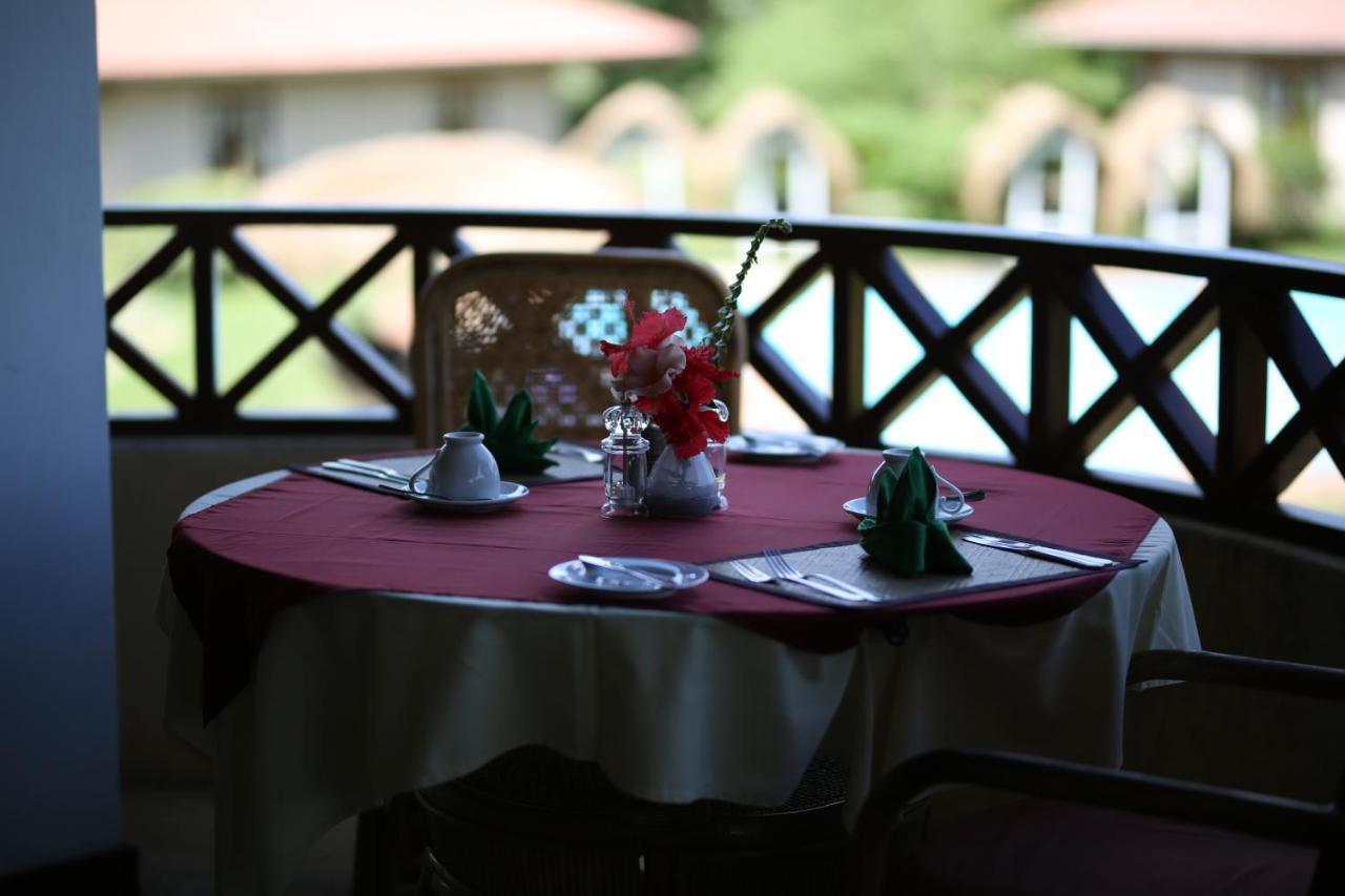 Hibiscus Garden Hotel 티사마하라마 외부 사진